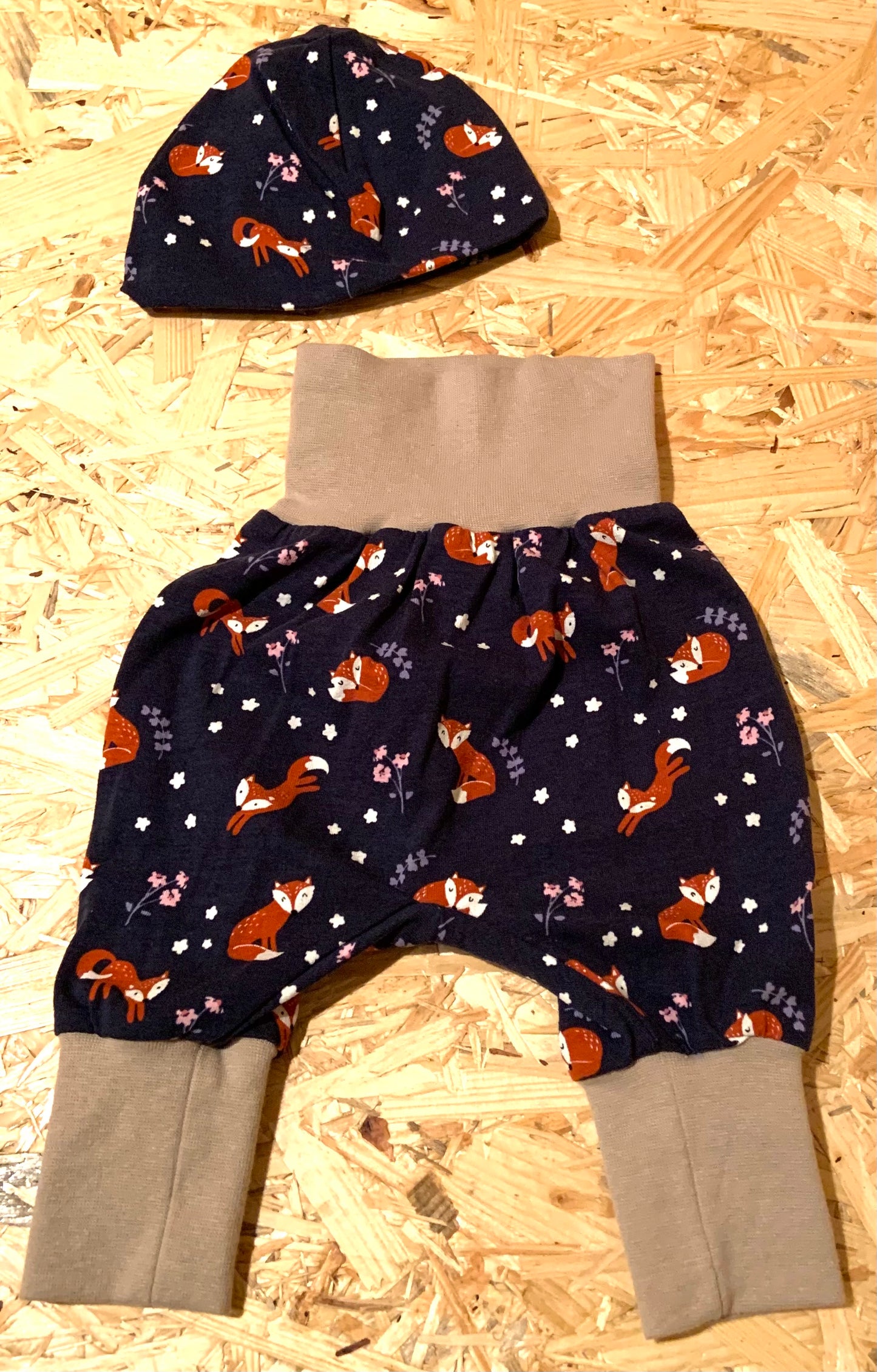 Babyset Pumphose und Wendemütze 50/56